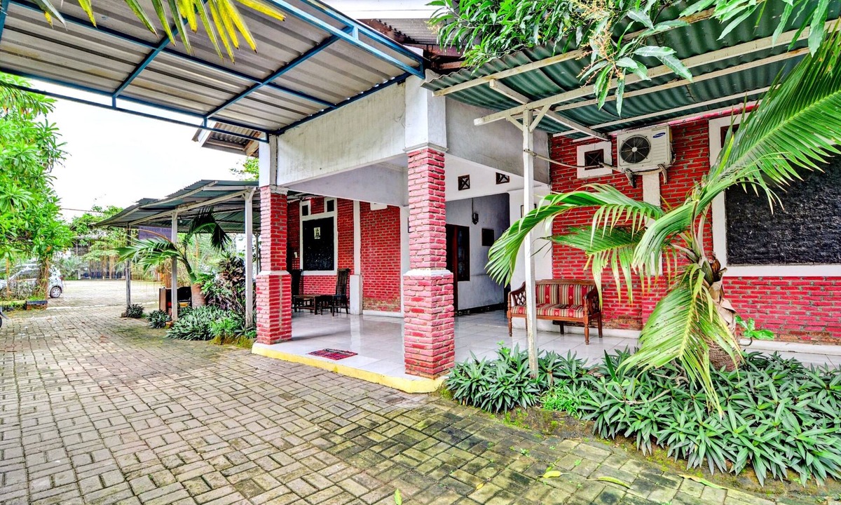 Cikarang Hotel | OYO 90222 Lafa Park Syariah