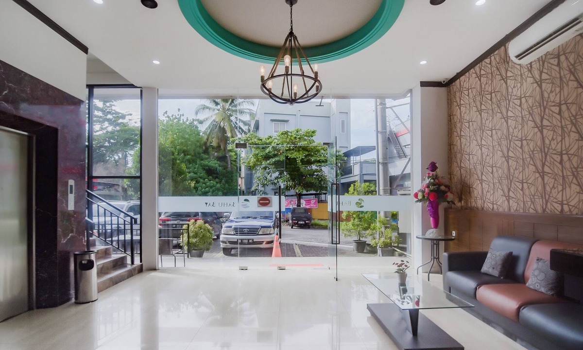 Manado City Centre Hotel | OYO 90312 Bahu Bay Hotel