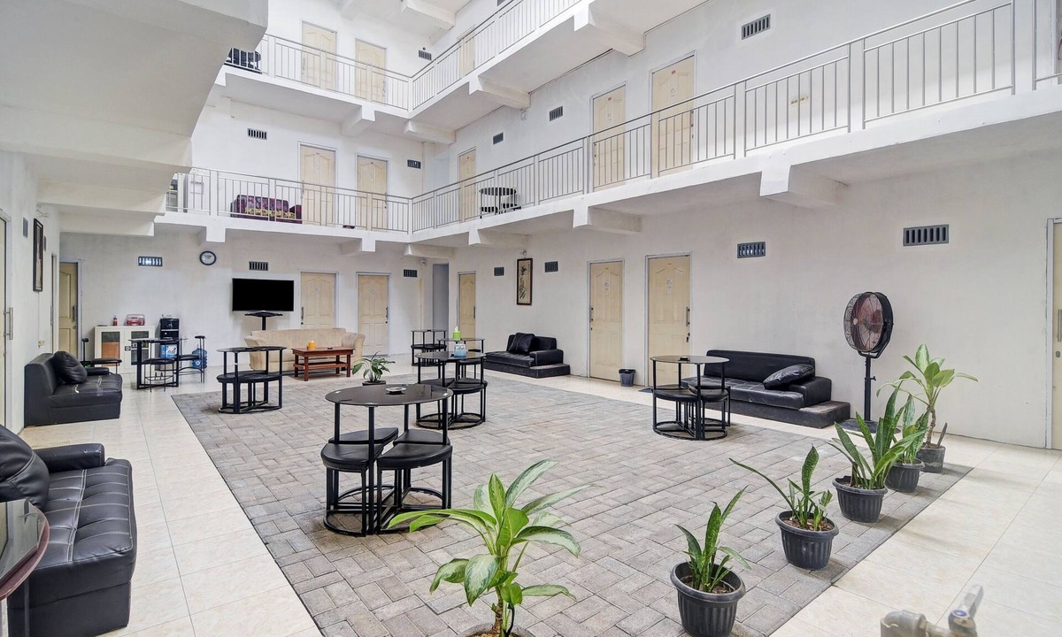 Pinaesaan Hotel | OYO 90499 Hotel Fortune