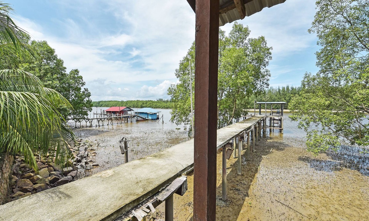 Kuala Rompin Hotel | OYO 90708 D'kuala Waterfront Chalet & Boat Charters