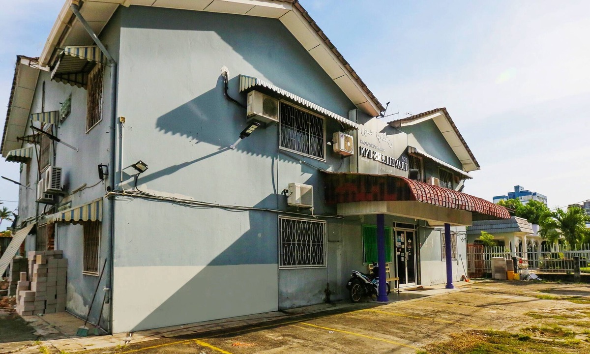 Kampung Telaga Nibong Hotel | OYO 90881 Top Star Hotel