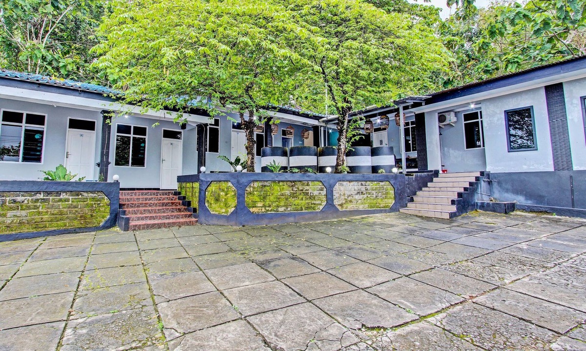 Wonogiri Hotel | OYO 92287 Hotel Aji Mantoro