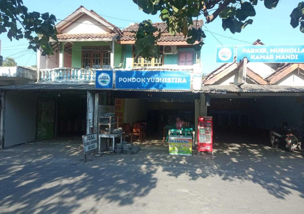 Kretek Hotel | OYO 93174 Pondok Yudhistira