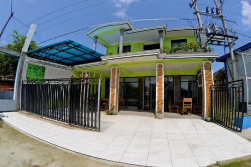 Kayangan Hotel | OYO 95309 Ijen Homestay