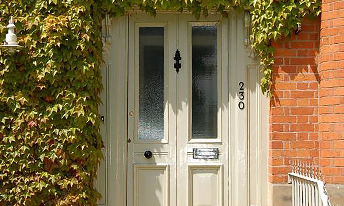 Trafford House | OYO Cornerstone Manor Hotel