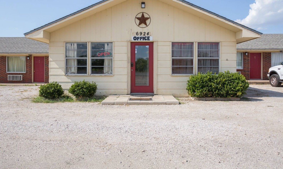 Breckenridge Hotel | OYO Hotel Breckenridge TX Hubbard Creek Lake