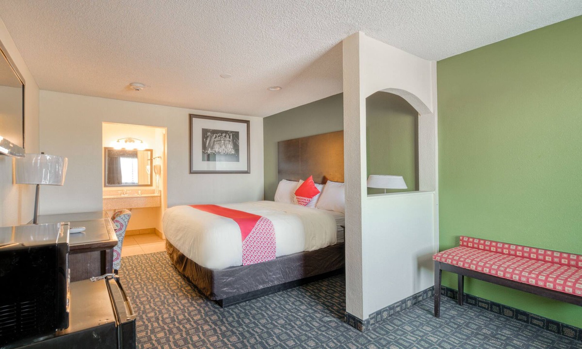 Rosenberg Hotel | OYO Hotel Rosenberg TX I-69