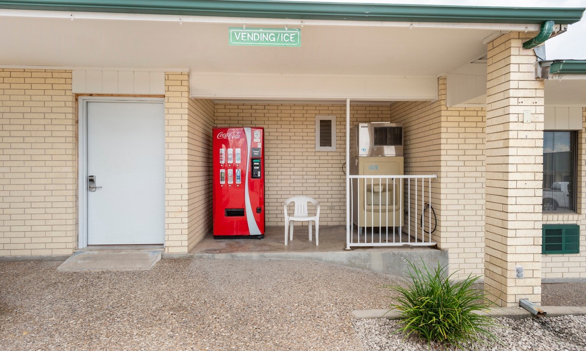 Three Rivers Hotel | OYO Hotel Three Rivers TX US-281