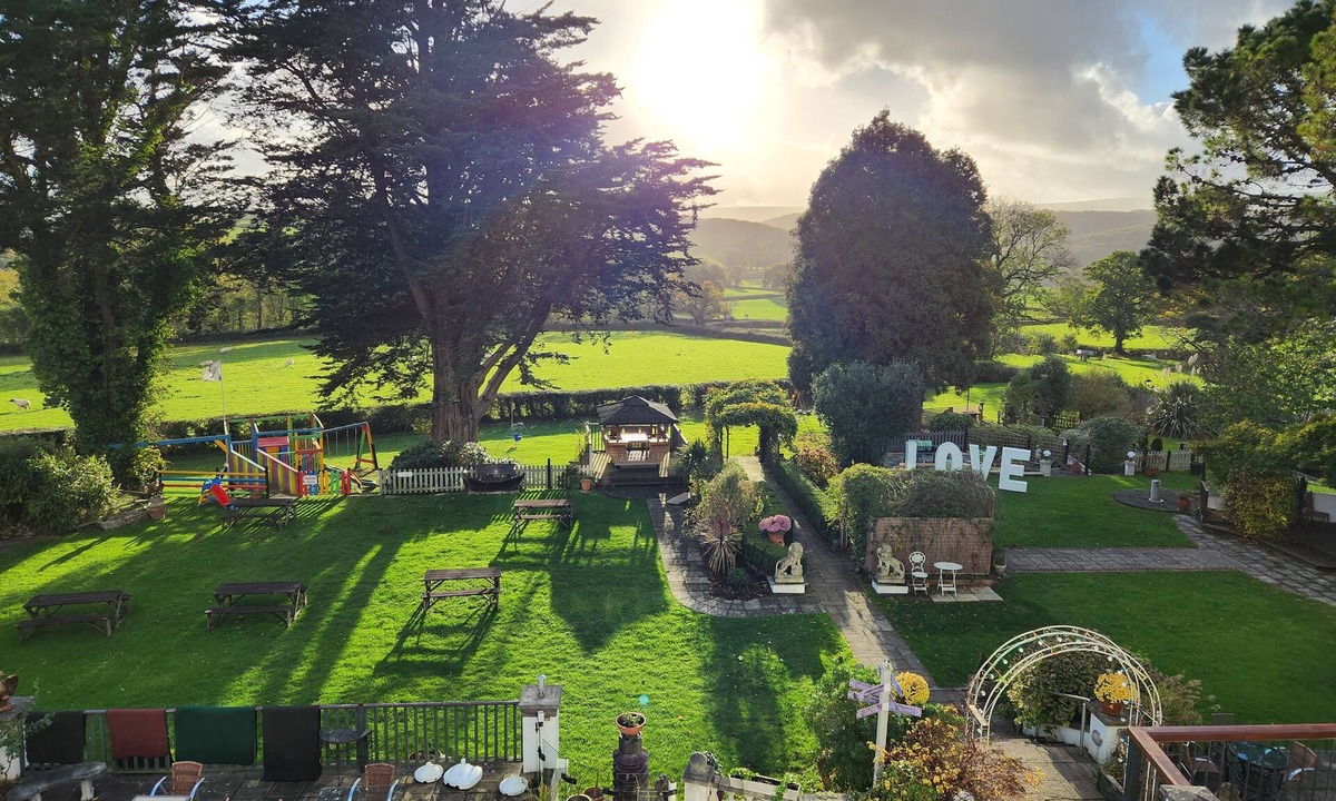 Ashburton Hotel | OYO Lavender House Hotel