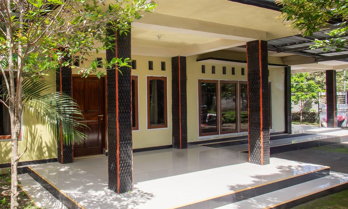 Mataram Hotel | OYO Life 93409 Anugrah House