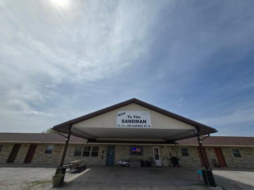 Eagle Grove Hotel | OYO Sandman Inn