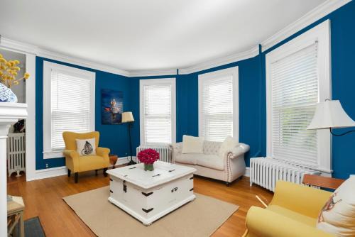 Cape Charles House | Oyster Shack - true gem in heart of downtown!