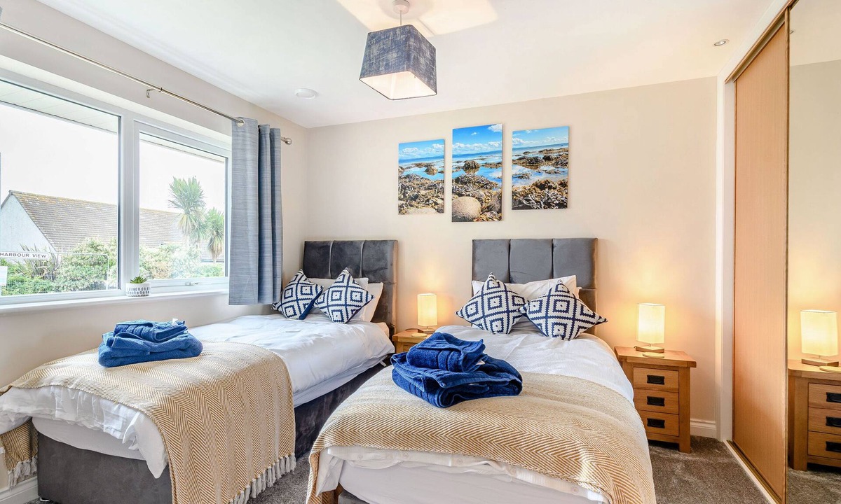 Drummore Cottage | Oystercatcher