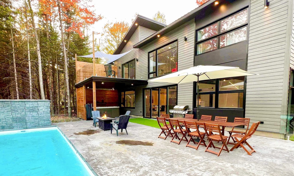 Beaulac-Garthby Ski Chalet | Ozö en Nature | 4-seasonSpa | Pool | AC | LakeFireplace Pool Table & Froosball
