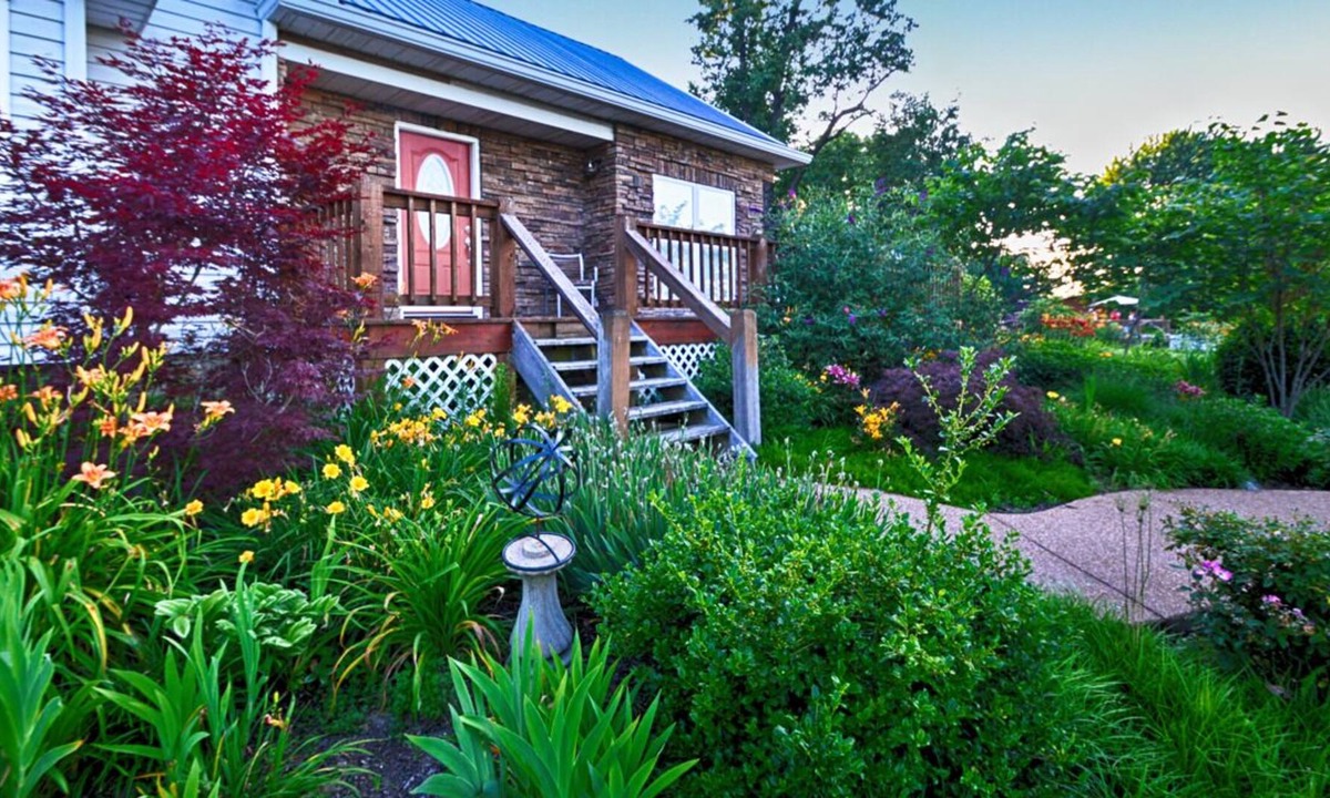 Potosi House | Ozark Country House, 3 bed, 2 bath, large yard, full kitchen, large deck.