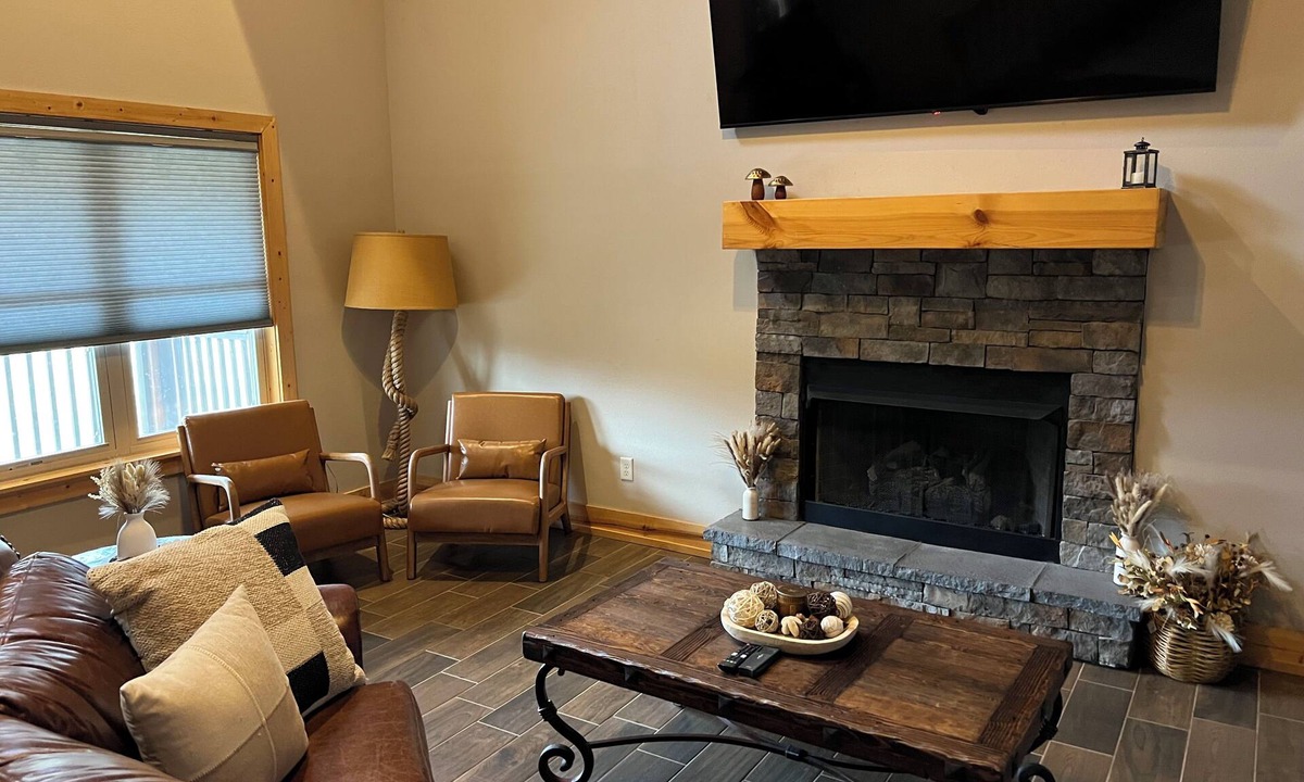 Lakeview House | Ozark Getaway at The White River!
