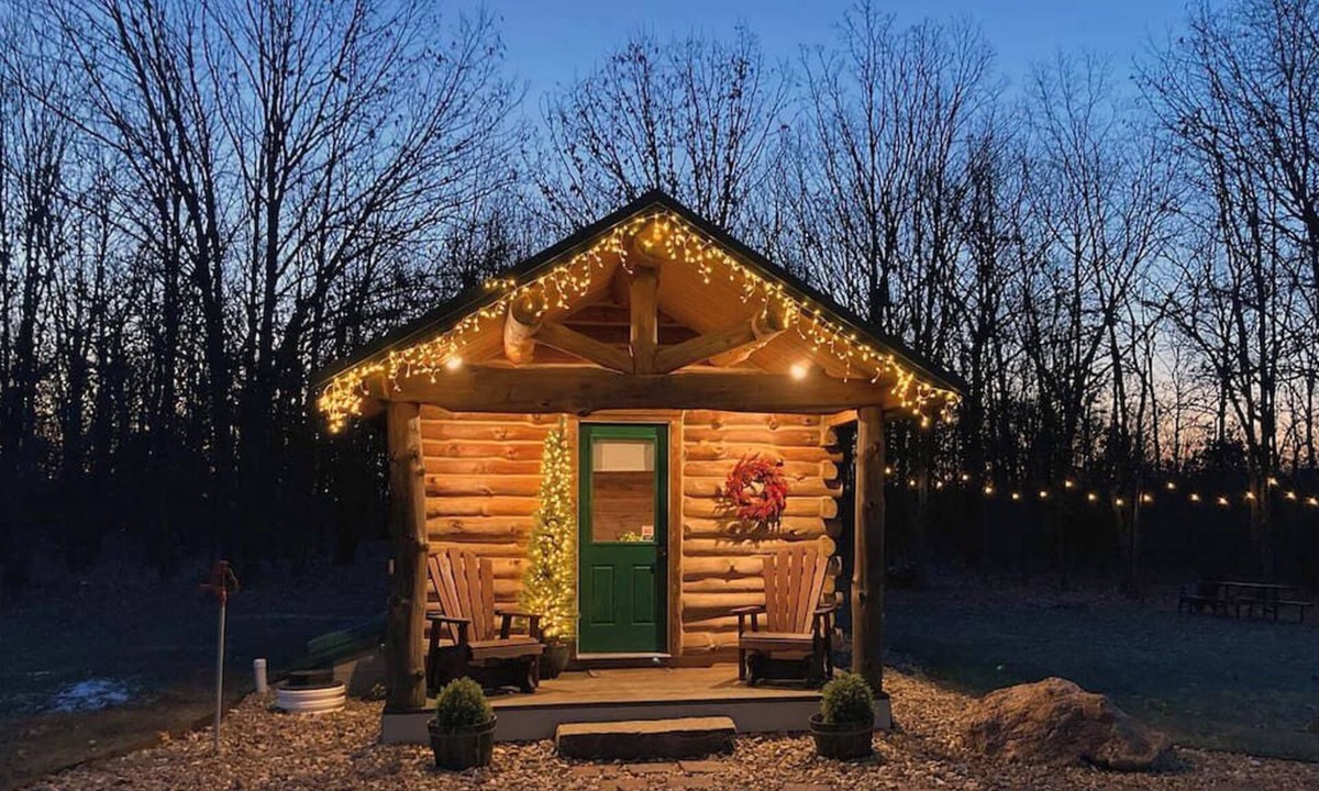 Roach Cabin | Ozark Oasis Luxury Cabin: Cozy one-bedroom with AC