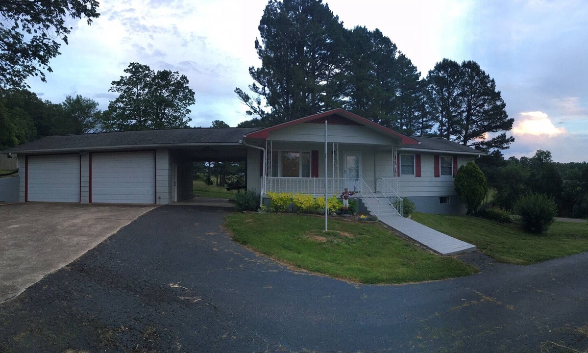 Eminence House | Ozark River Retreat; Eminence, Mo. Near The Jacks Fork River