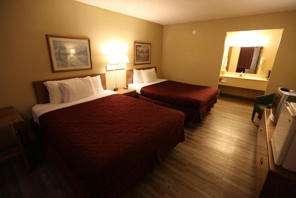 Eureka Springs Hotel | Ozark Swiss Inn