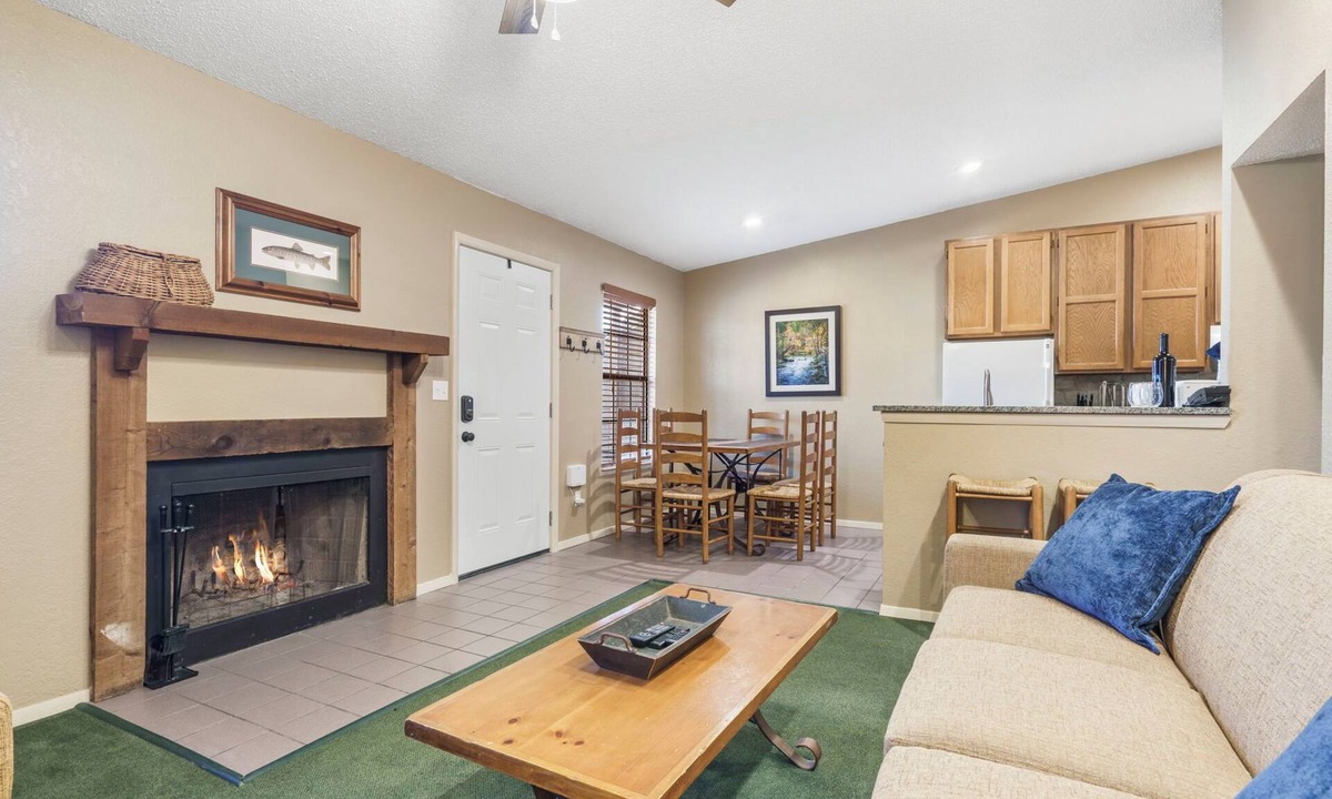 Kimberling City House | Ozark View 2 Bedroom Bungalow with Table Rock Access, Pickleball, Community Pool & Free SDC Tickets