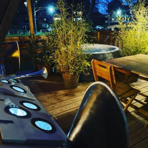 Cote Pavee Boat Rental | Péniche de charme avec jacuzzi sur canal du midi