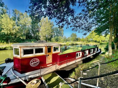 Avignonet-Lauragais Boat Rental | Péniche Dondon - Gîte cocooning sur Canal du midi