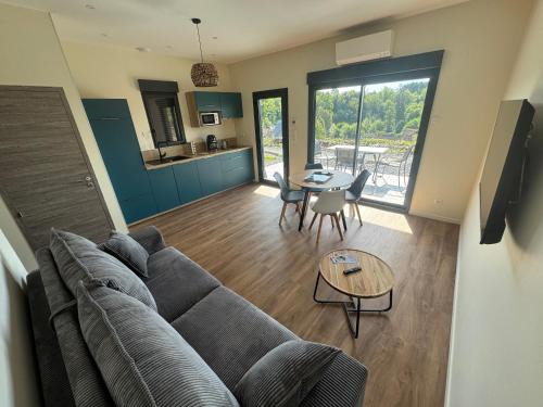 Montcornet House | Pétalya Lodge