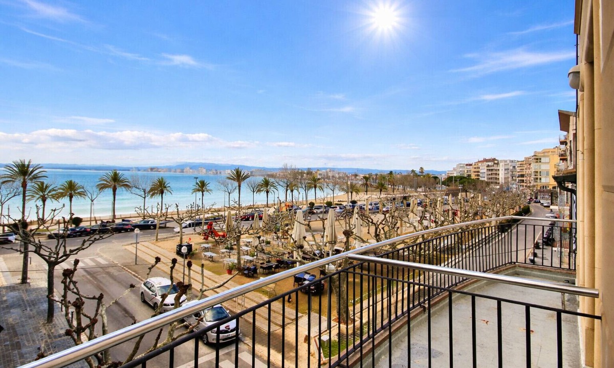 Roses Town Center Apartment | P.C. TRAMUNTANA 2 1 Roses