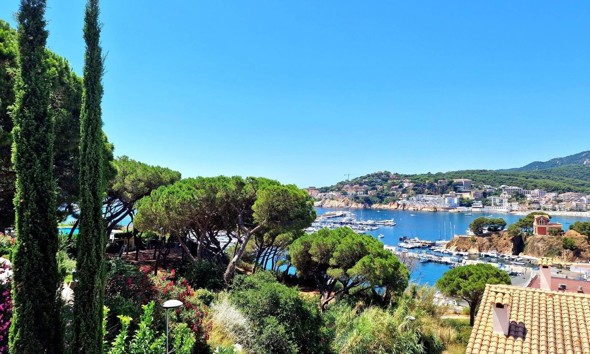 Sant Feliu de Guixols Villa | P2131- FANTASTIC VIEWS, AIR CONDITIONING, POOL AND WIFI