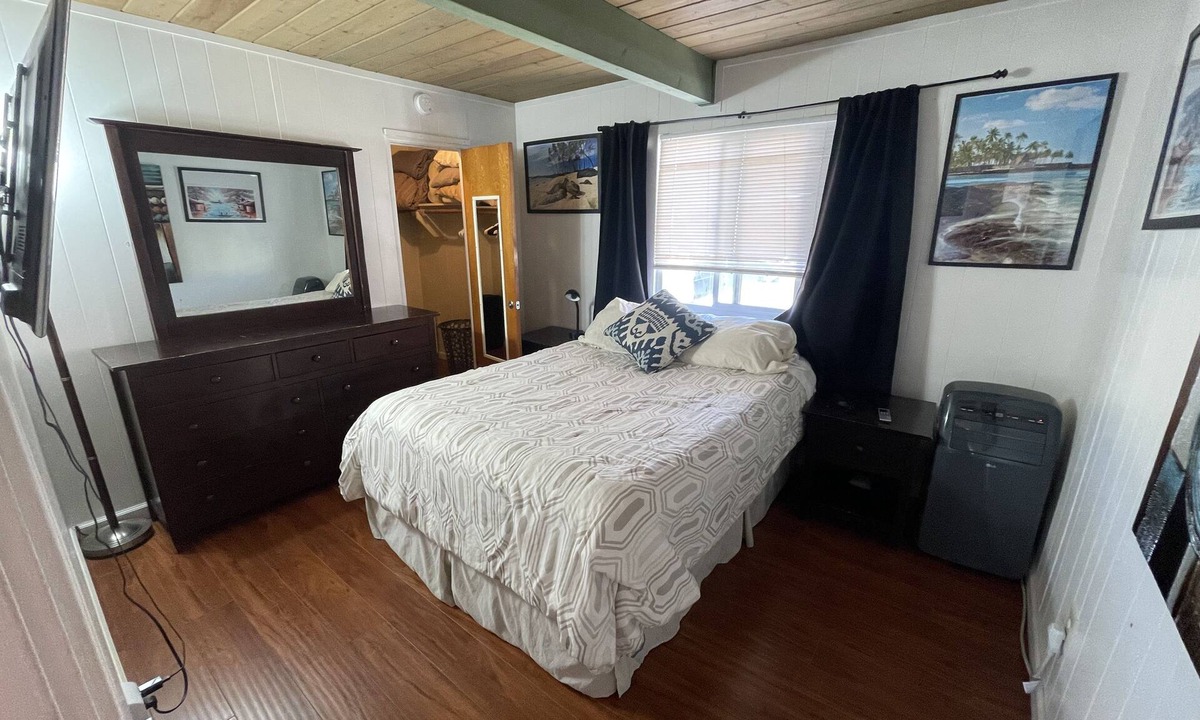 Pacific Beach Apartment | Pacific Beach Clean Relaxing Flat-1BR, Sleeps 5, 1 Mi. To Ocean/half Mile To Bay