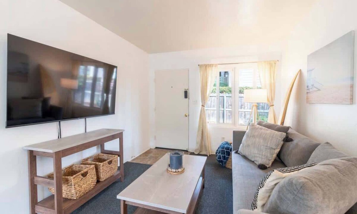 North Pacific Beach Apartment | Pacific Beach Oasis - Walk to the Beach!