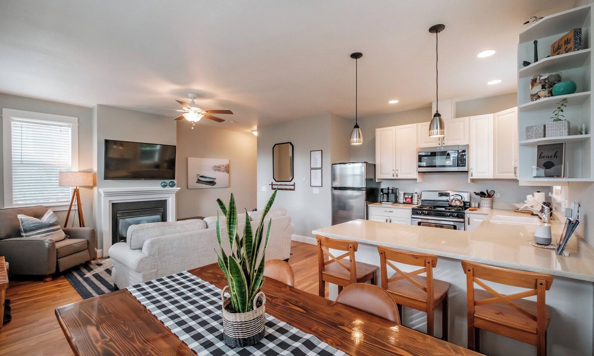 Nelscott House | Pacific Dunes Beach Home in Olivia Beach