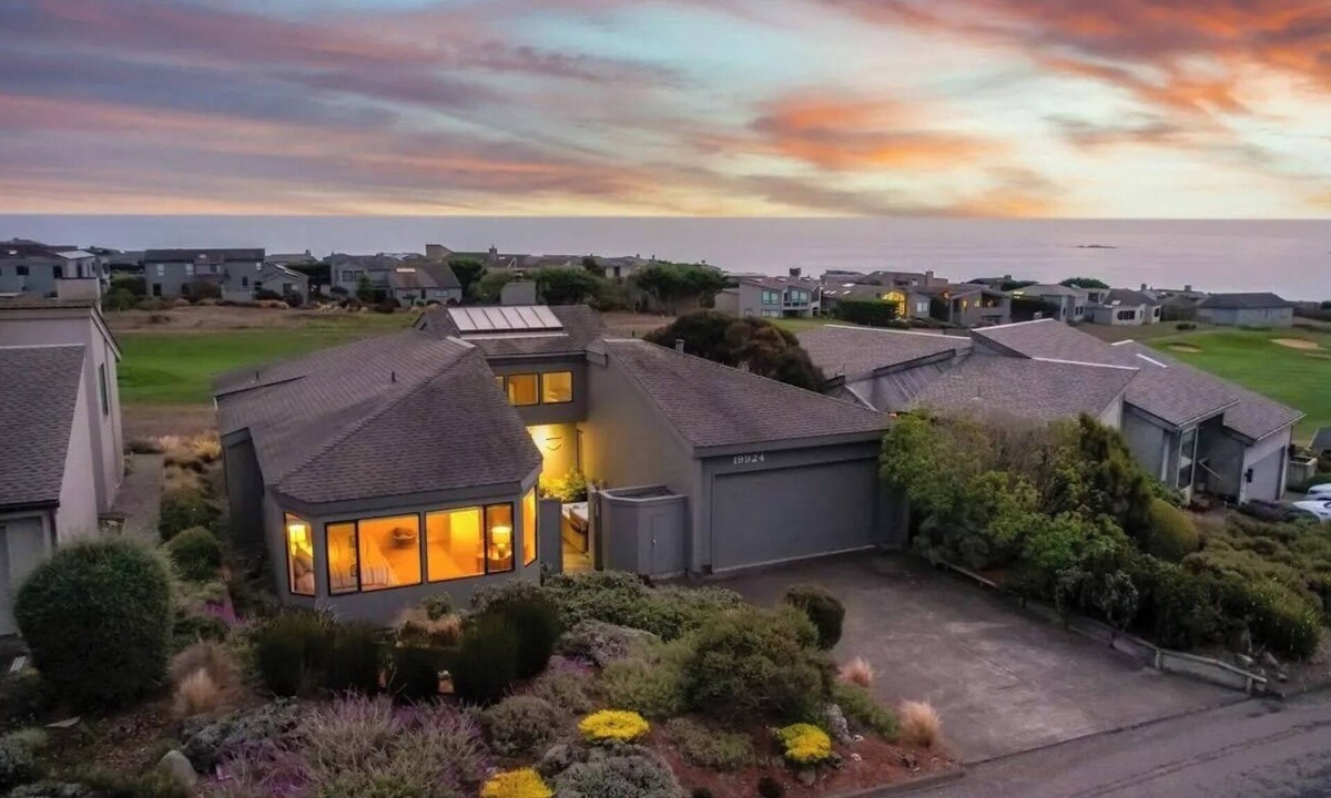 Bodega Bay House | Pacific Flyaway! Ocean View, Fireplace, Golf Course, Walk to Beach