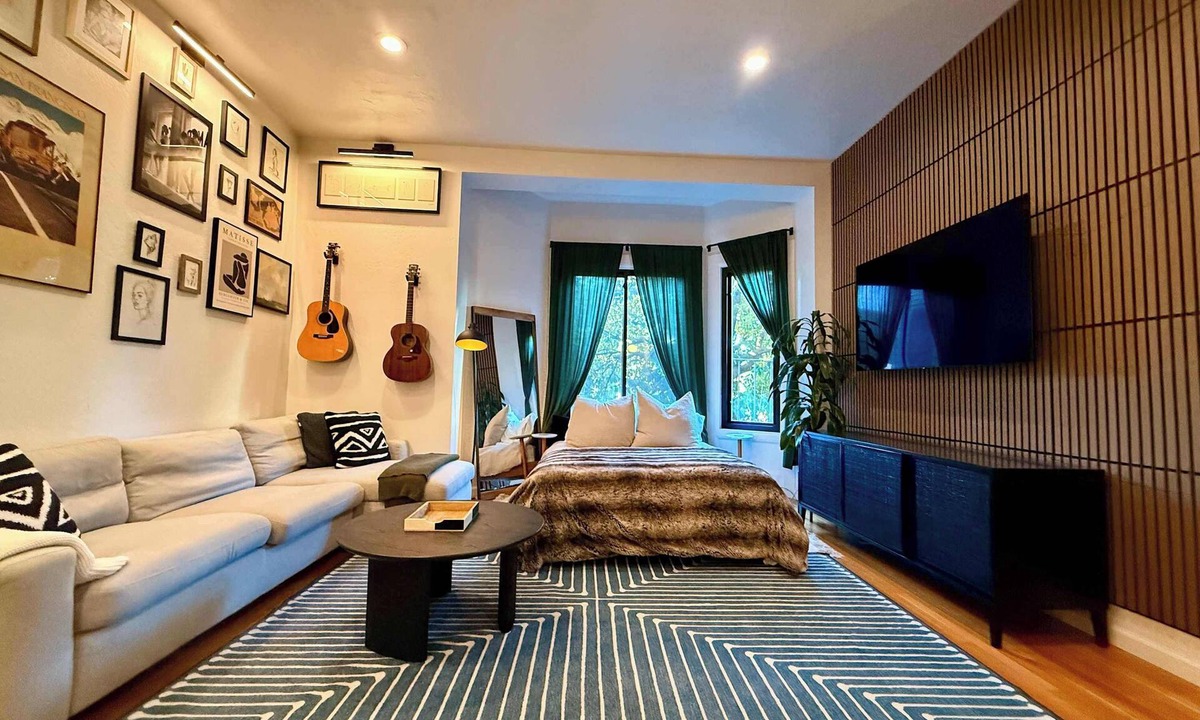 Pacific Heights Apartment | Pacific Heights Artists' Studio Loft