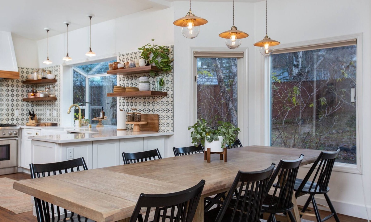 Anchorage House | Pacific Natural Anchorage Hillside Home
