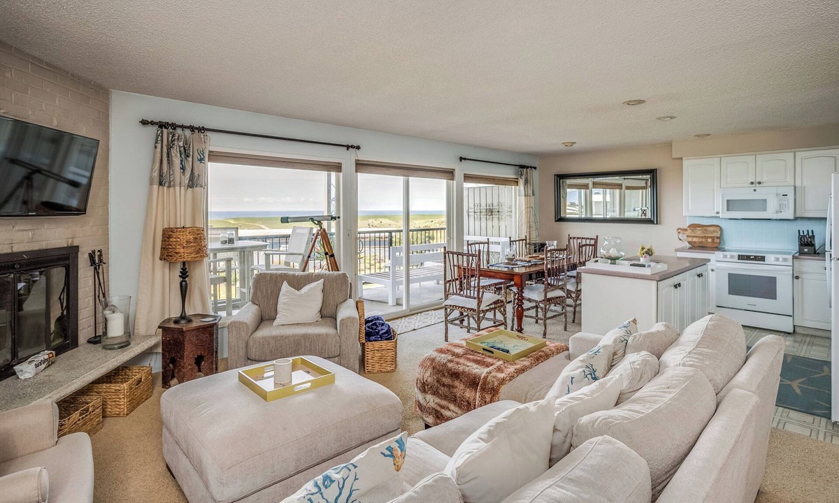 Gearhart Condo | Pacific Palisades P460