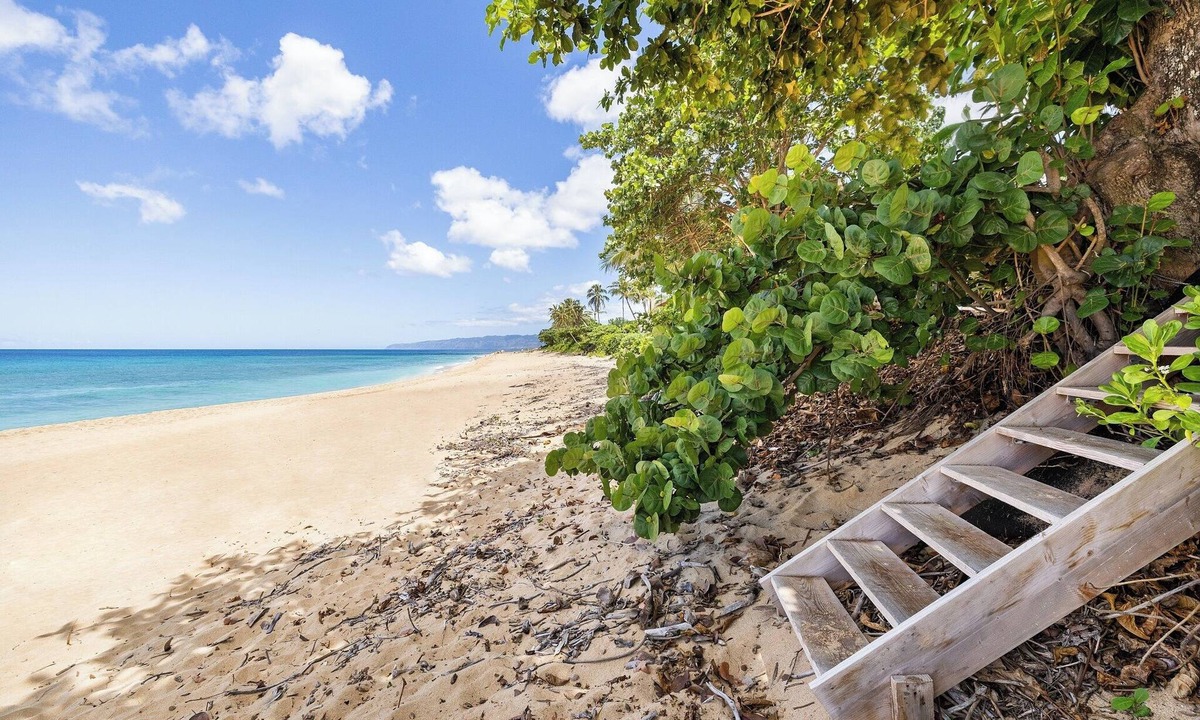 Punaluu House | Pacific Pearl Beachfront Estate