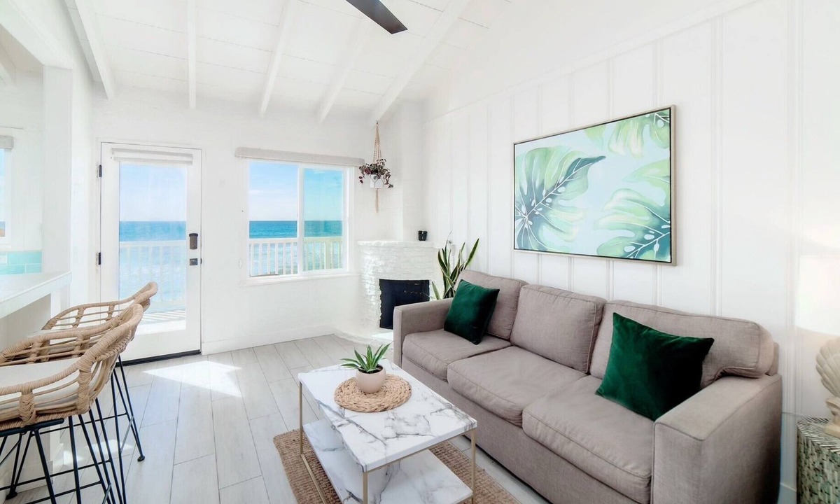Townsite Condo | Pacific Villa #2 | Unobstructed Ocean Views | Steps to the Sea