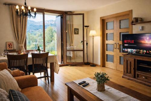 Sallent de Gallego Apartment | Pacino views l wifi l garaje l terraza l vistas