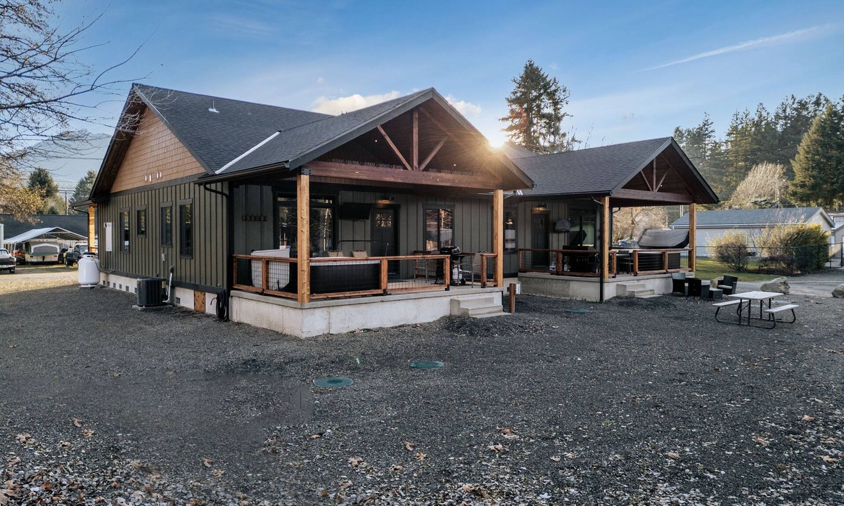Packwood Cabin | Packwood Rainier View Getaway, Units A&B