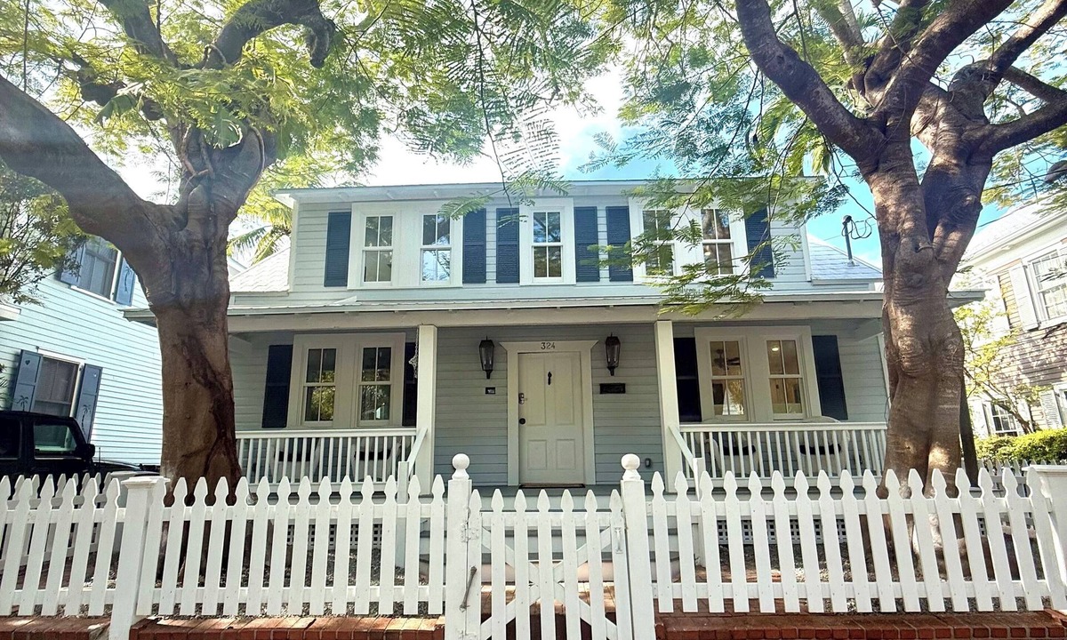 Historic Seaport House | PAGITT HOUSE - 4/3.5 - OLD TOWN KEY WEST WITH POOL!