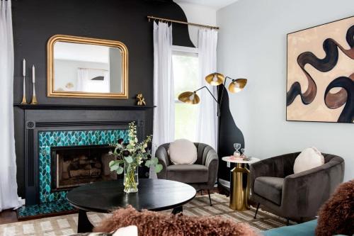 Virginia Highland House | Paint it Black
