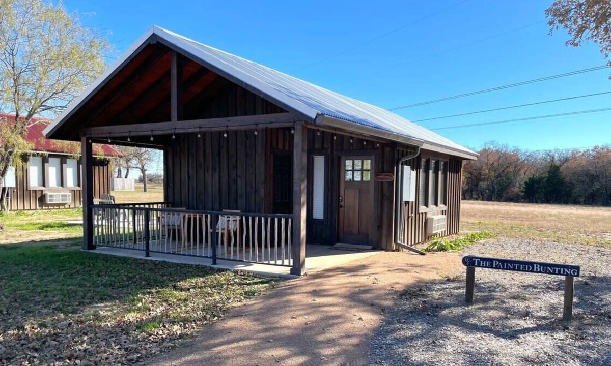Elm Mott Ski Chalet | Painted Bunting Cabin (15 MIN to Magnolia/Baylor)