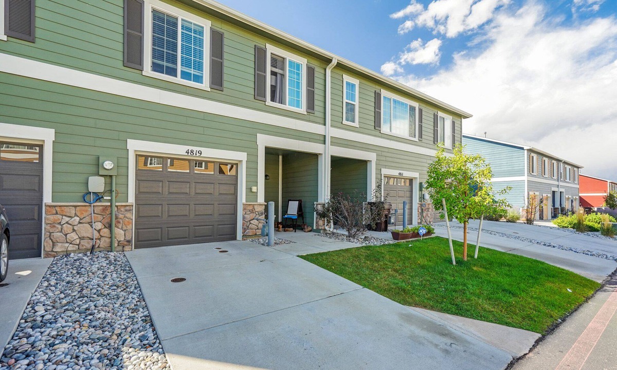 Southeast Colorado Springs House | Painted Sky | King Bed | Pet Friendly