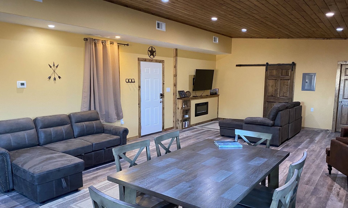 Study Butte-Terlingua Hotel | Paisano Village RV Park & Inn