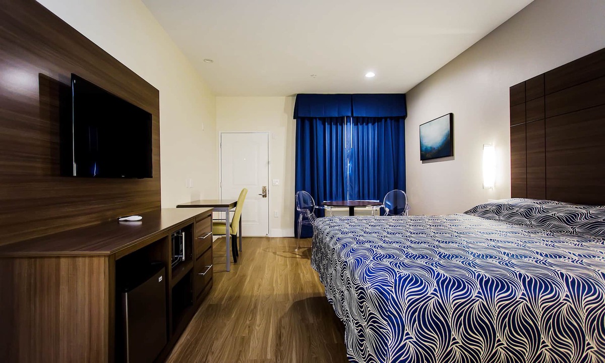 Sharpstown Hotel | Palace Inn Blue US 59 & Gessner