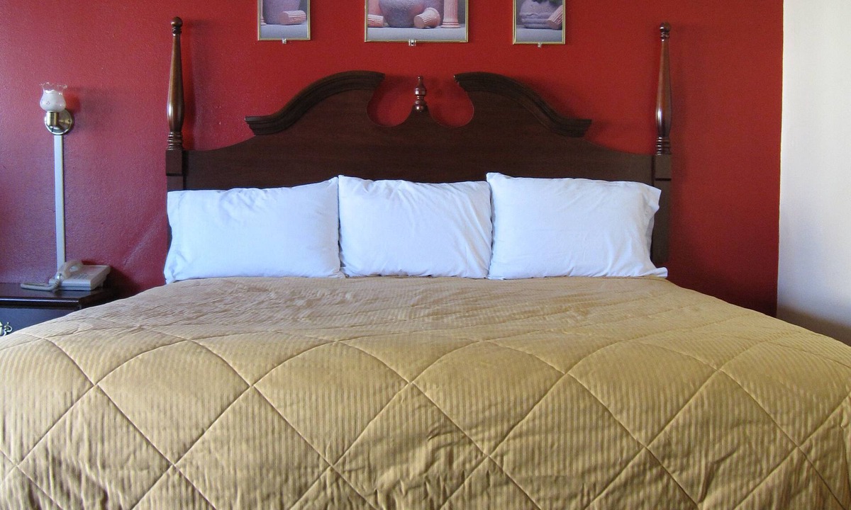 Saylorville Hotel | Palace Inn