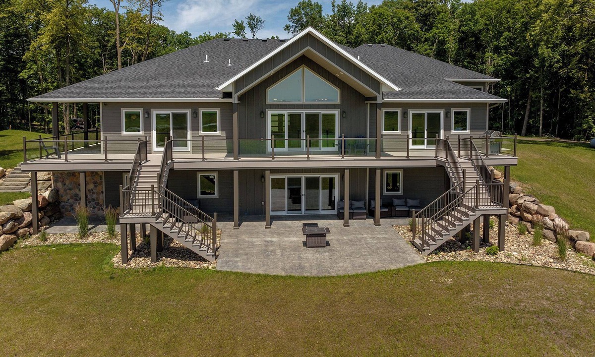 Hillman House | Palace On Platte Lake