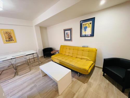 Las Fuentes Apartment | Palacio de Larrinaga