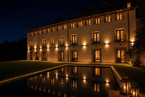 Alhama de Aragon Villa | Palacio de los Padilla Luxury Villa and Spa